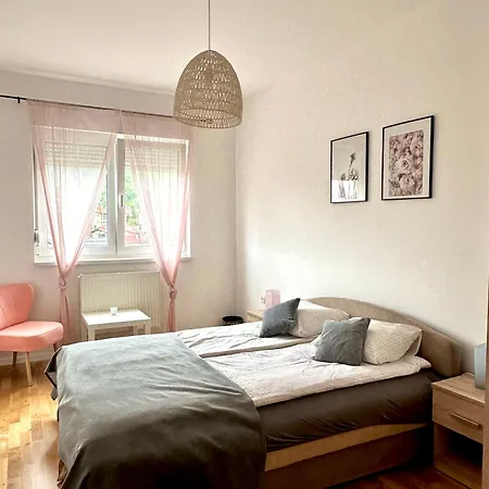 Break Apartment *
